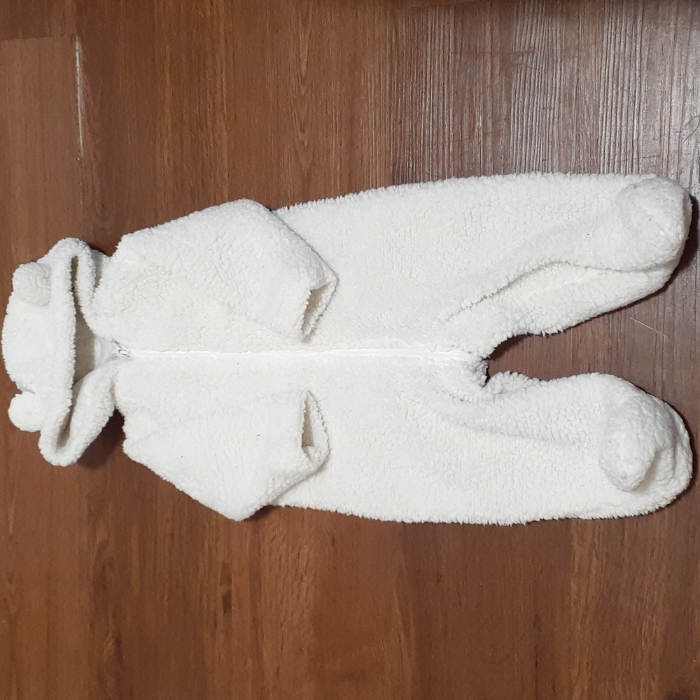 Baby coat 6 to 9 monts